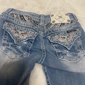 Miss Me Signature Mid-Shorts